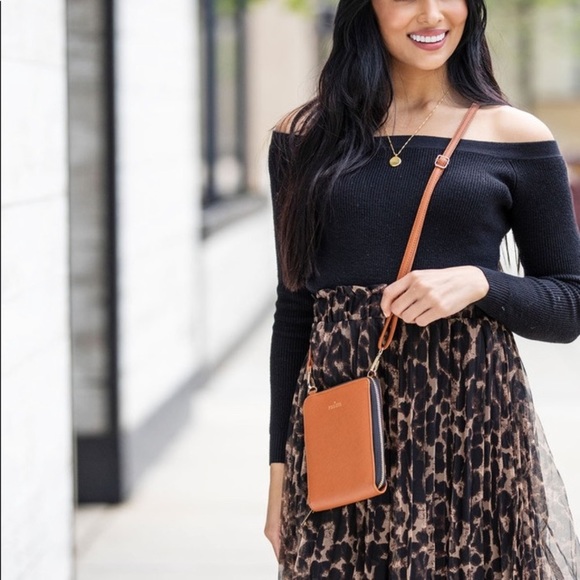 🌻Kedzie Best Little Bag in Saffiano Vegan Leather Crossbody bag in Chesnut - Picture 10 of 10